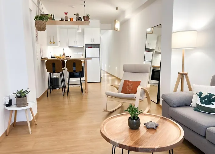 Comfy 2 Bdr Apt In Petralona - Next To Metro