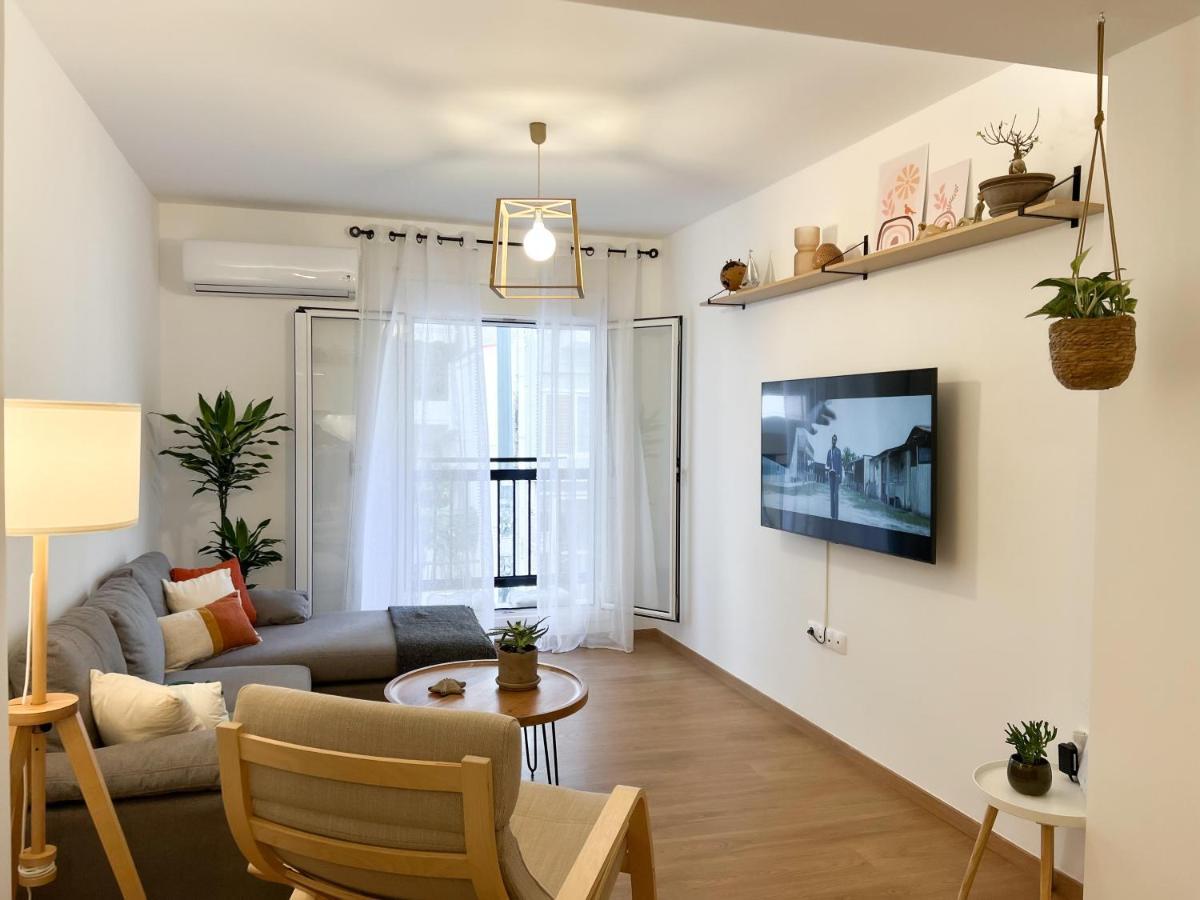 Comfy 2 Bdr In Petralona - Next To Metro Apartment *