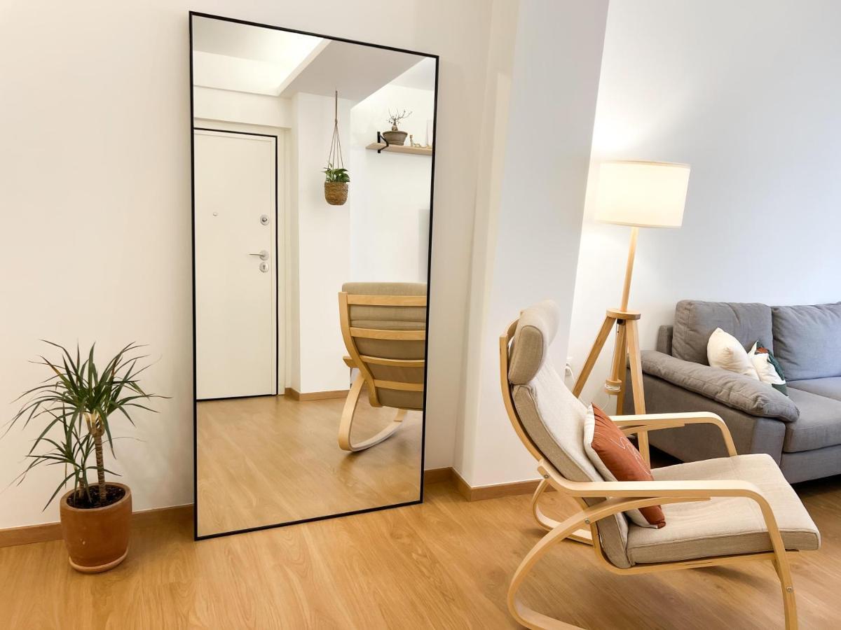 Apartment Comfy 2 Bdr In Petralona - Next To Metro *