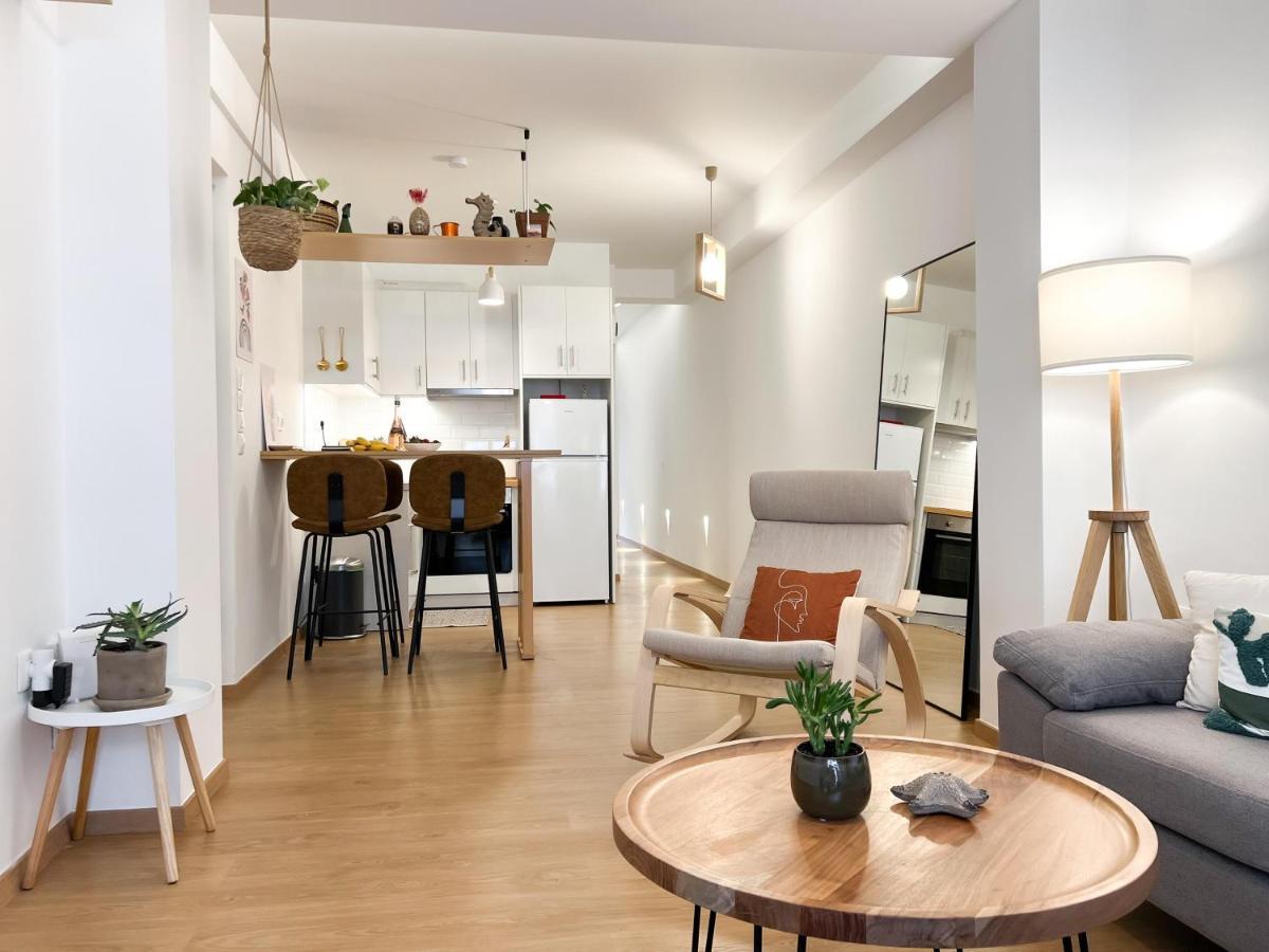 Comfy 2 Bdr In Petralona - Next To Metro